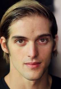 Актер Джулиан Брэнд