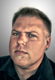 Актер Майк ДеМиль