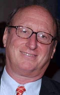 Актер Том Штернберг