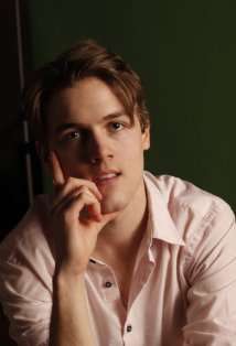 Актер Крэйг Арнольд