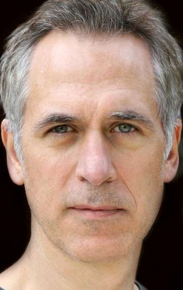 Актер Том Амандес