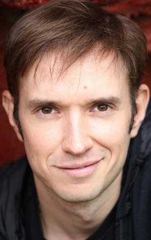 Актер Максим Линников