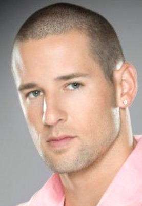 Актер Тейлор Биллс