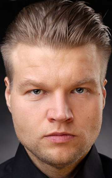 Актер Сергей Марухин