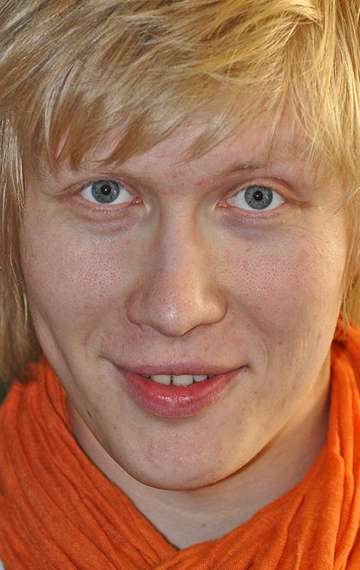 Актер Василий Бархатов