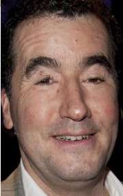 Актер Тим МакМуллан