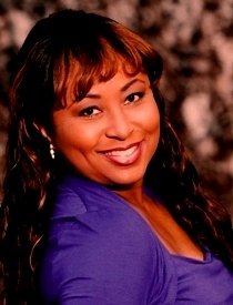 Актер Л. Стефани Рэй