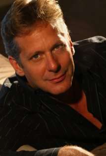 Актер Скотт Брюс