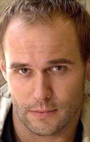 Актер Максим Аверин