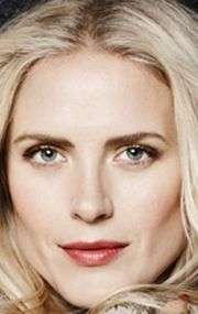 Актер Синневе Макоди Лунд