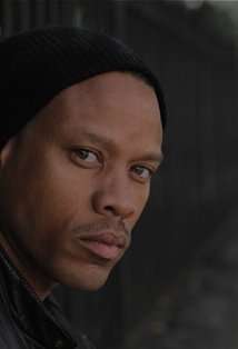 Актер Рэймонд Т. Уильямс