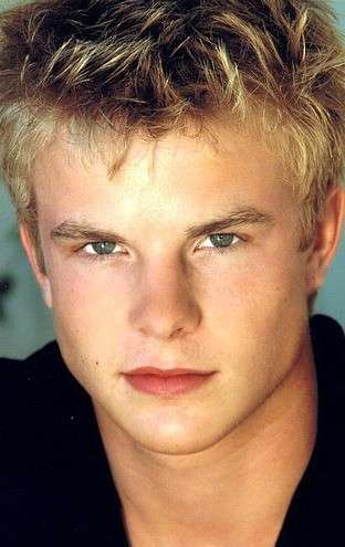 Актер Грэхэм Роджерс