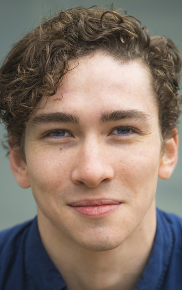 Актер Дилан Арнольд