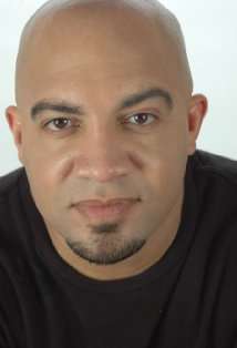 Актер Лоуренс Варнадо