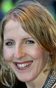 Фото Фенелла Вулгар