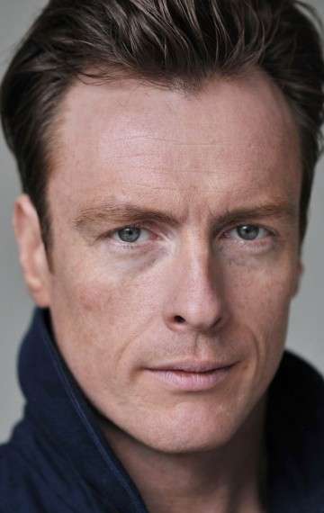 Актер Тоби Стивенс