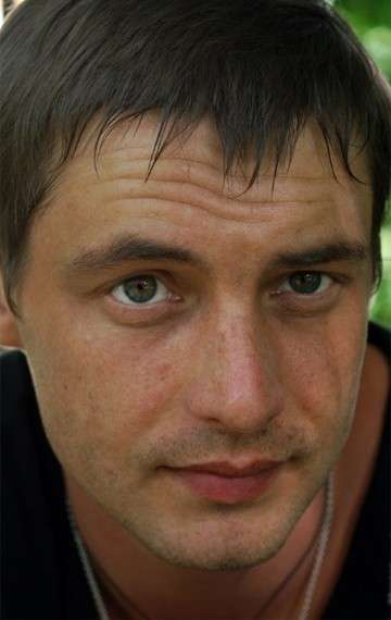 Актер Антон Батырев