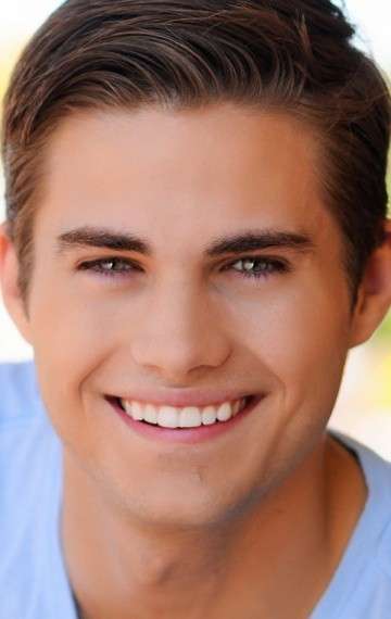 Актер Джордан Николс