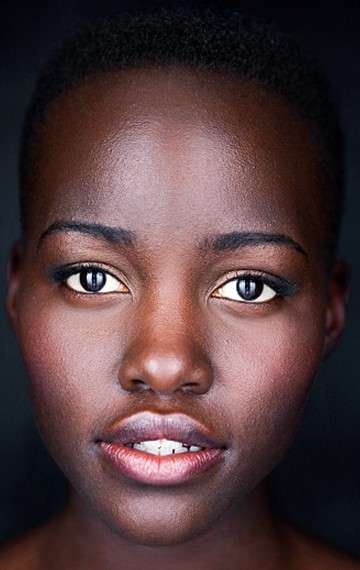 Актер Лупита Нионго