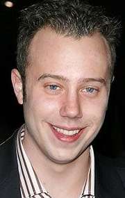 Актер Сэм Истон