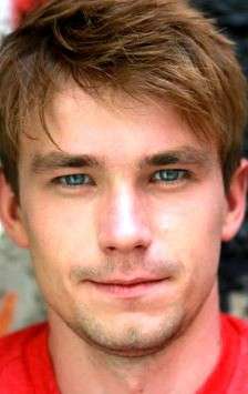 Актер Александр Петров