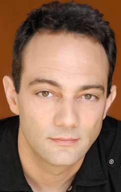 Актер Майк МакФарланд