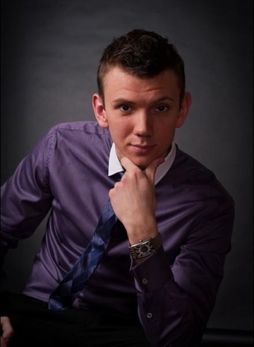 Актер Антон Соколов