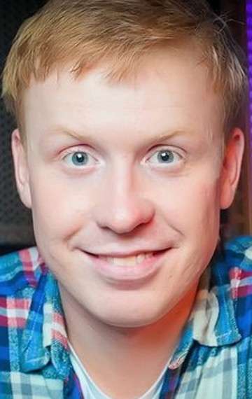 Актер Антон Богданов