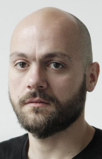 Фото Дане Комлиен