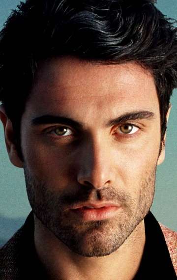 Актер Лука Кальвани