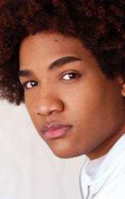 Актер Джастин Пьер Эдмунд