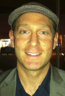 Актер Дэниэл Шафер