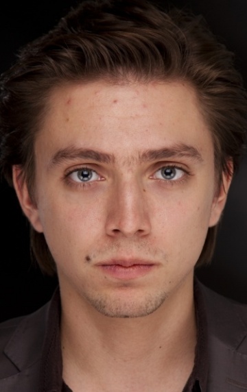 Актер Александр Савельев