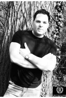 Актер Бретт Рейлэндер