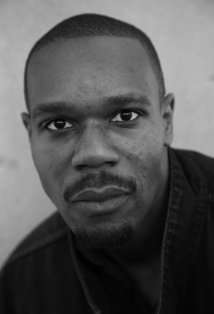 Актер Дэниэл Адегбойега