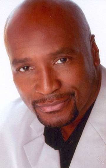 Актер Энтони Рэй Паркер