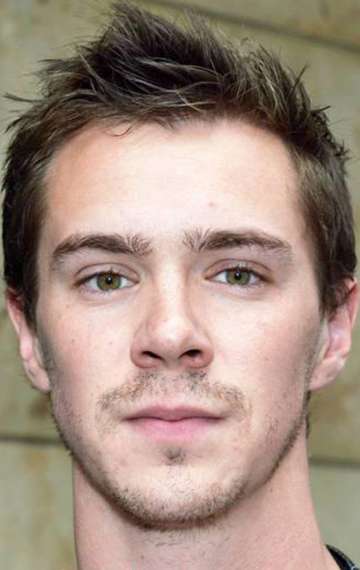 Актер Сэм Кили