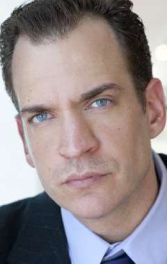 Актер Оуэн Харн