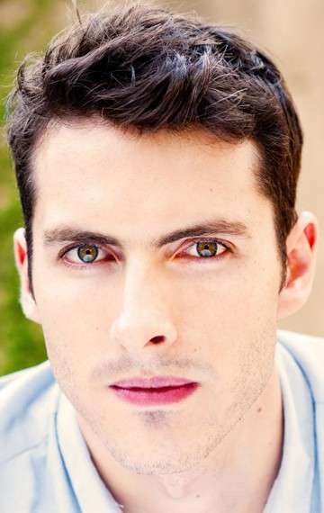 Актер Лачлан Вудс