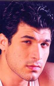 Актер Сарфараз Кхан