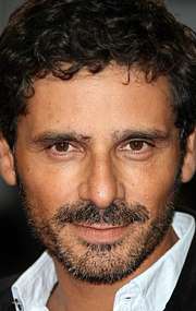 Актер Паскаль Элбе