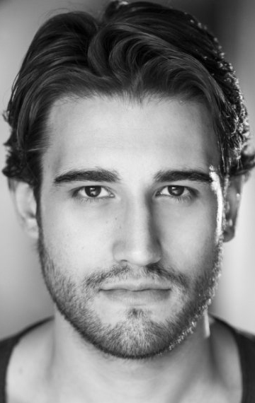 Актер Крис Диллон