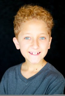 Актер Николас Вульф