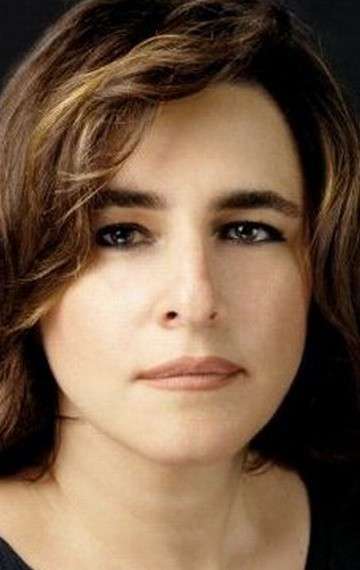 Актер Эсра Дерманджыоглу