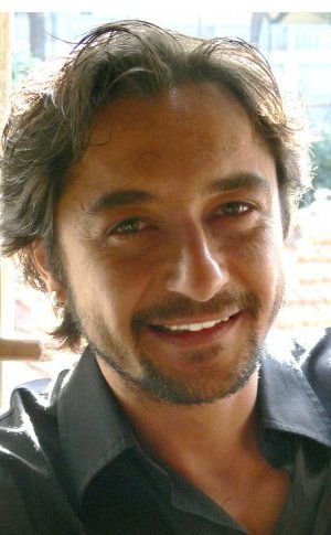 Актер Гёкче Озиоль