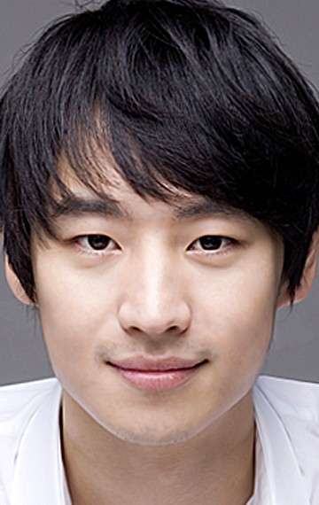 Актер Ли Чже Хун