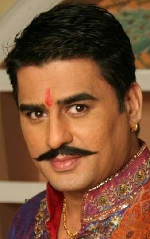 Фото Аюб Кхан