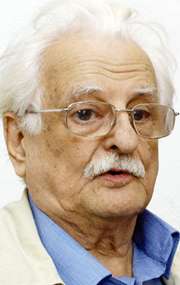 Актер Марлен Хуциев