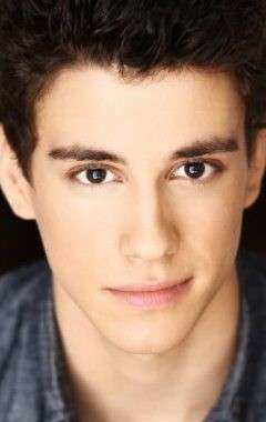 Фото Адам ДиМарко