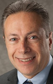 Актер Дуглас Слайх